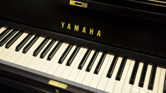 معرفی انواع پیانو یاماها | بررسی این بند قدرتمند
